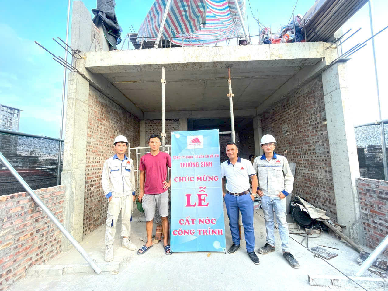 cất nóc công trình