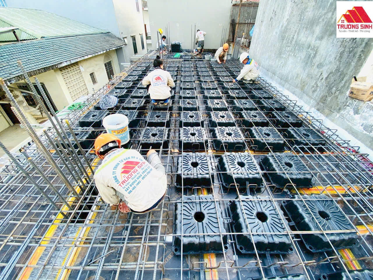 lắp  đặt  hộp nevo chuẩn bị đổ BT