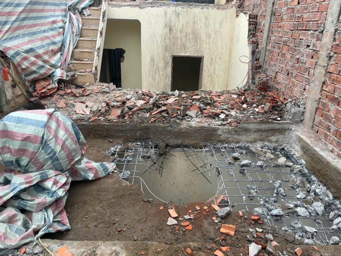 hình  ảnh  phá dỡ nhà cũ