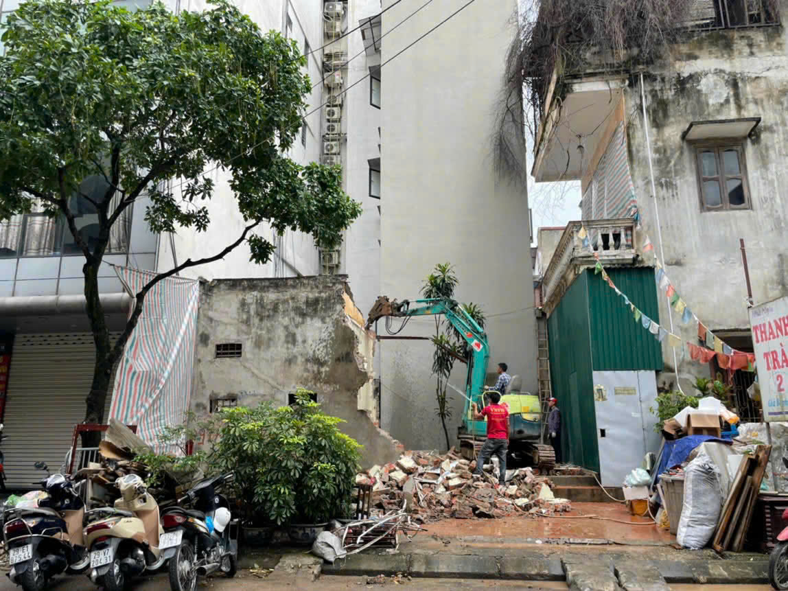 phá  dỡ nhà  chú Minh