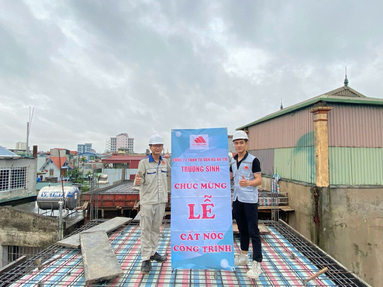 Cất nóc công trình