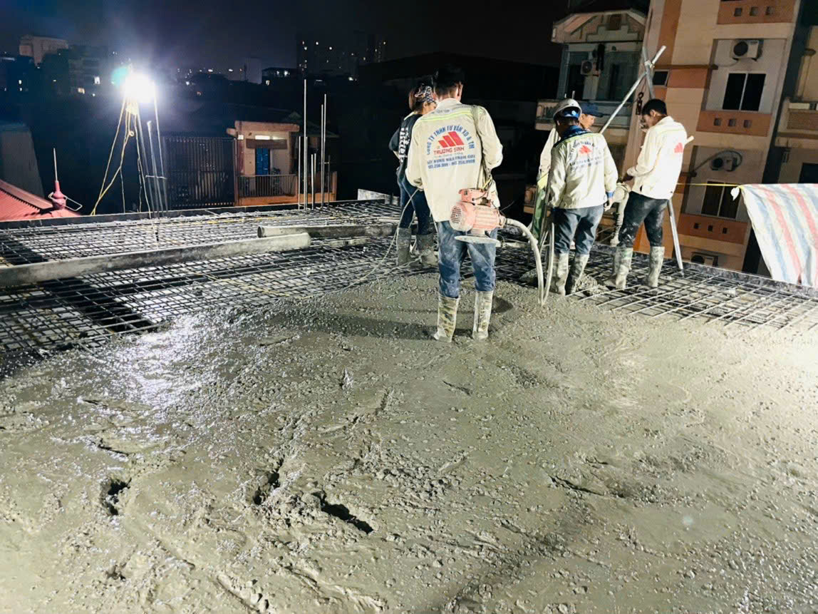Đổ bê tông mái